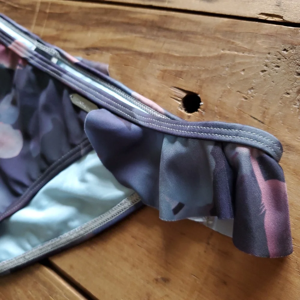 Insight Women's Ruffle Watercolor Print Bikini Size 6